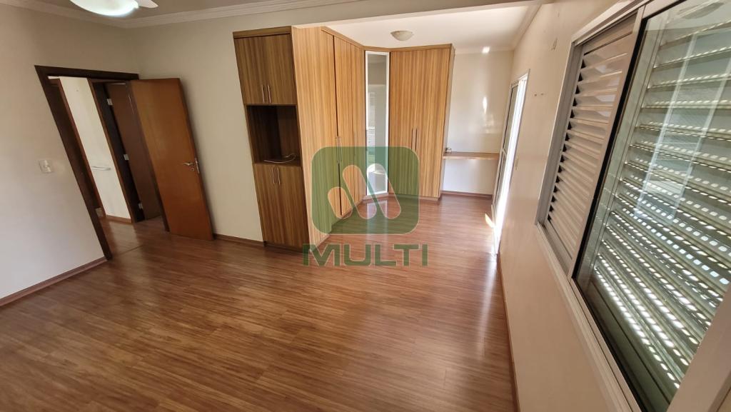 Casa à venda com 4 quartos, 300m² - Foto 28