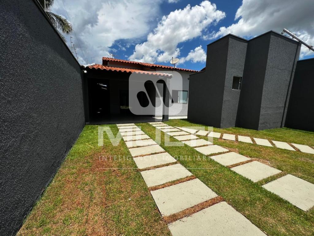 Casa à venda com 3 quartos, 180m² - Foto 1