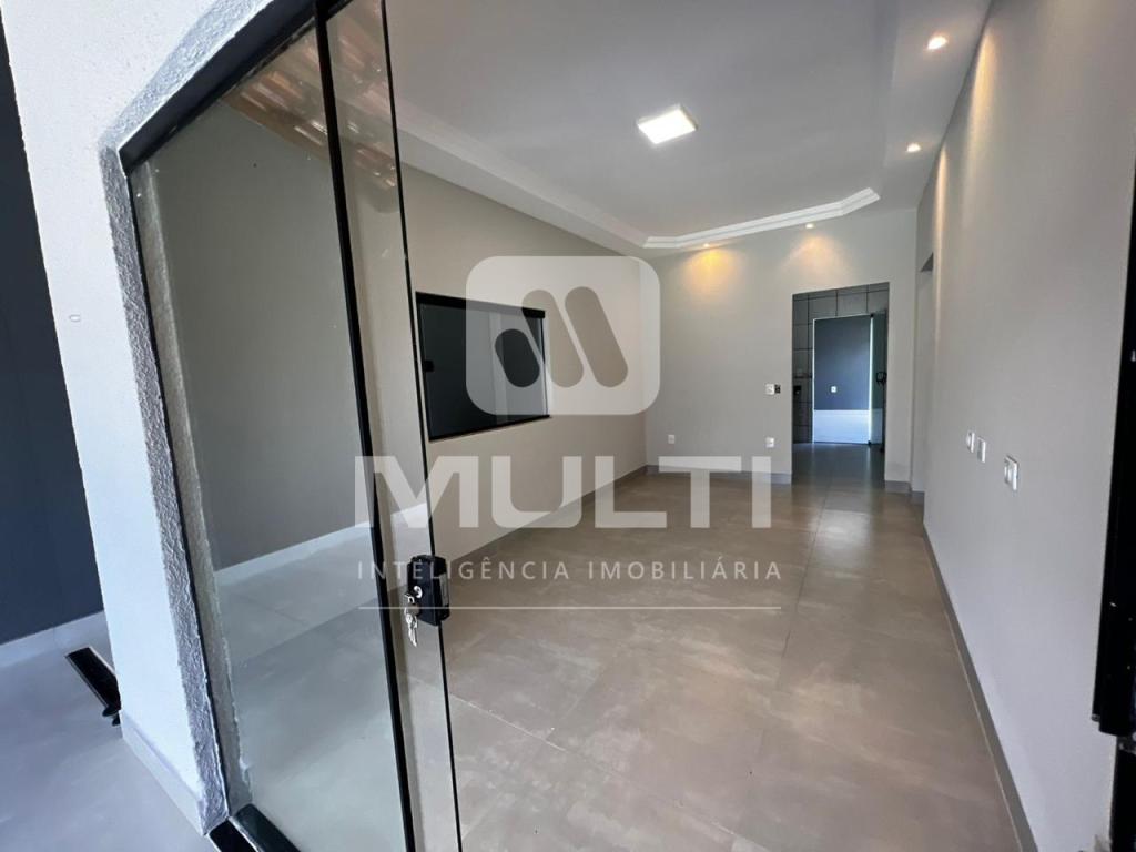 Casa à venda com 3 quartos, 180m² - Foto 2