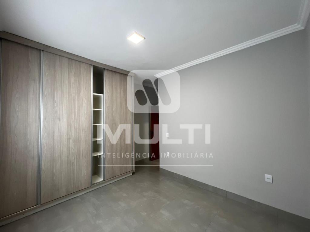 Casa à venda com 3 quartos, 180m² - Foto 9