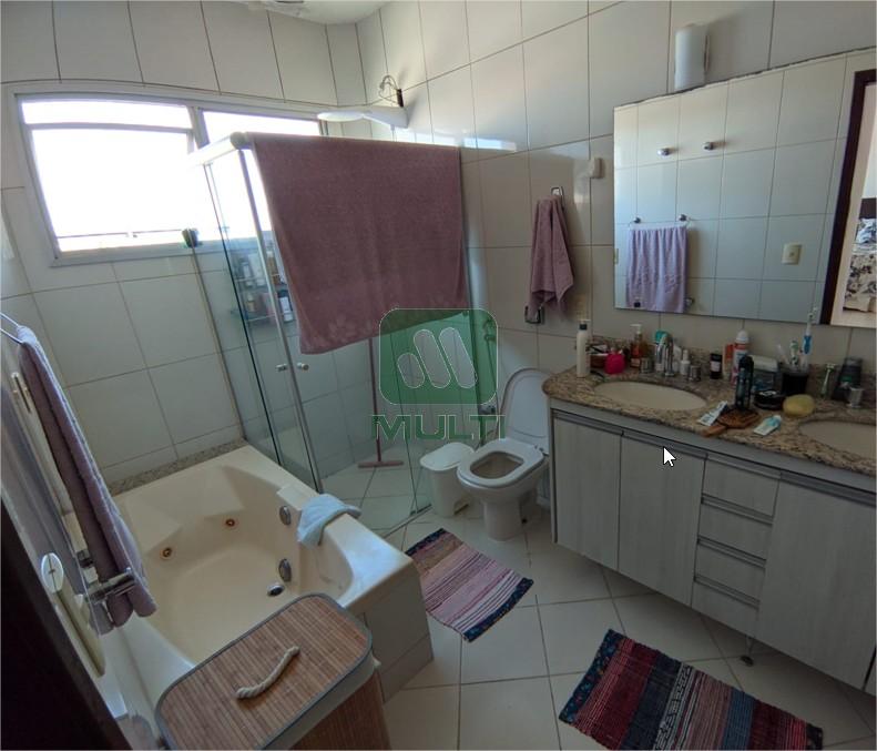 Casa à venda com 5 quartos, 200m² - Foto 12