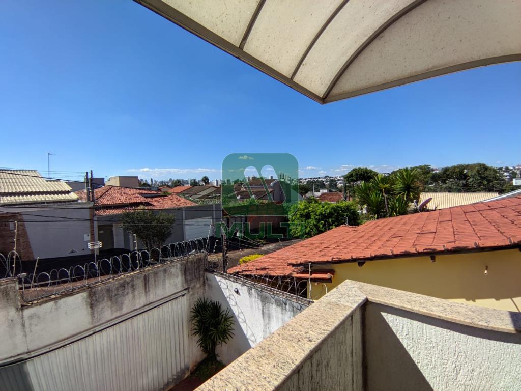 Casa à venda com 5 quartos, 200m² - Foto 15