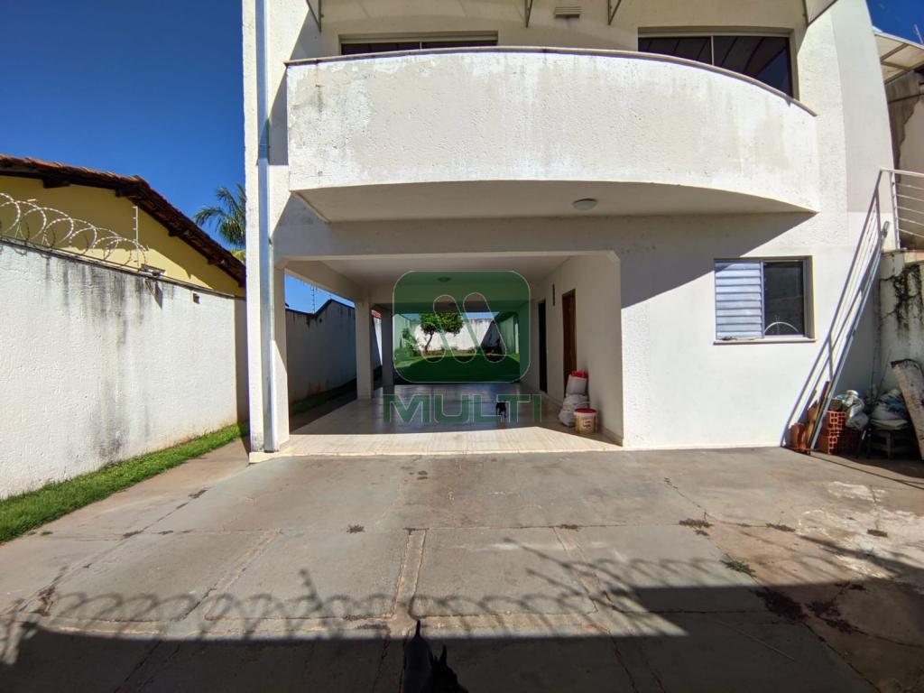 Casa à venda com 5 quartos, 200m² - Foto 16