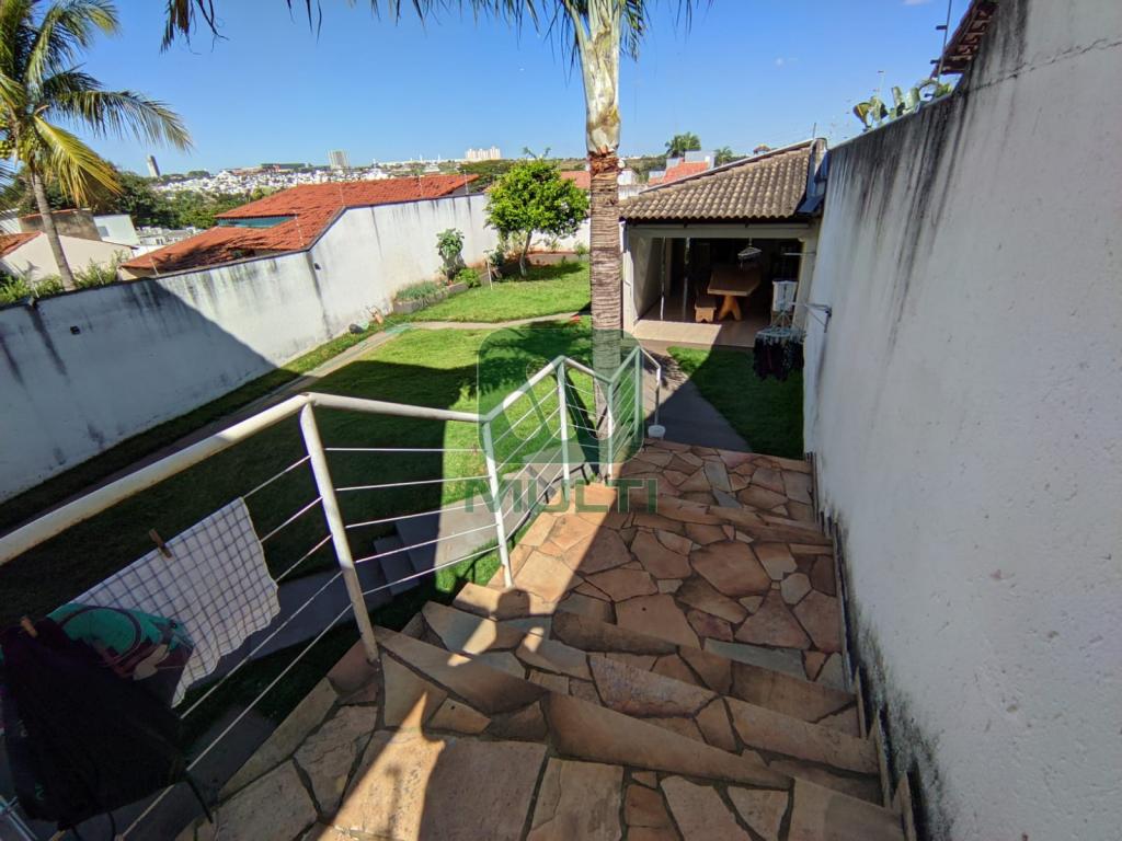 Casa à venda com 5 quartos, 200m² - Foto 22