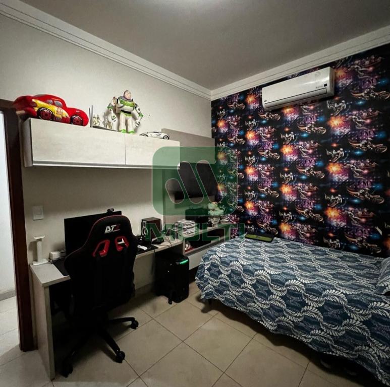 Casa à venda com 3 quartos, 600m² - Foto 8