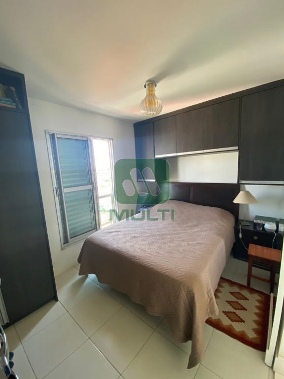 Apartamento à venda com 2 quartos, 75m² - Foto 16