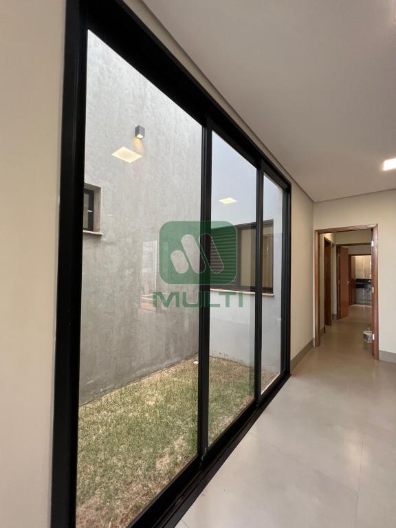 Casa de Condomínio à venda com 3 quartos, 168m² - Foto 2