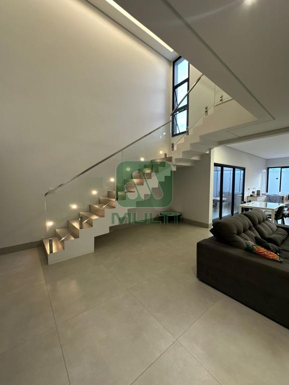 Casa de Condomínio à venda com 3 quartos, 214m² - Foto 4