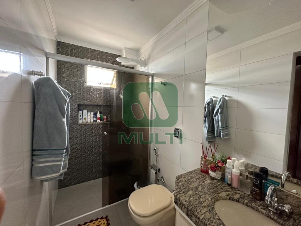 Apartamento à venda com 3 quartos, 141m² - Foto 6