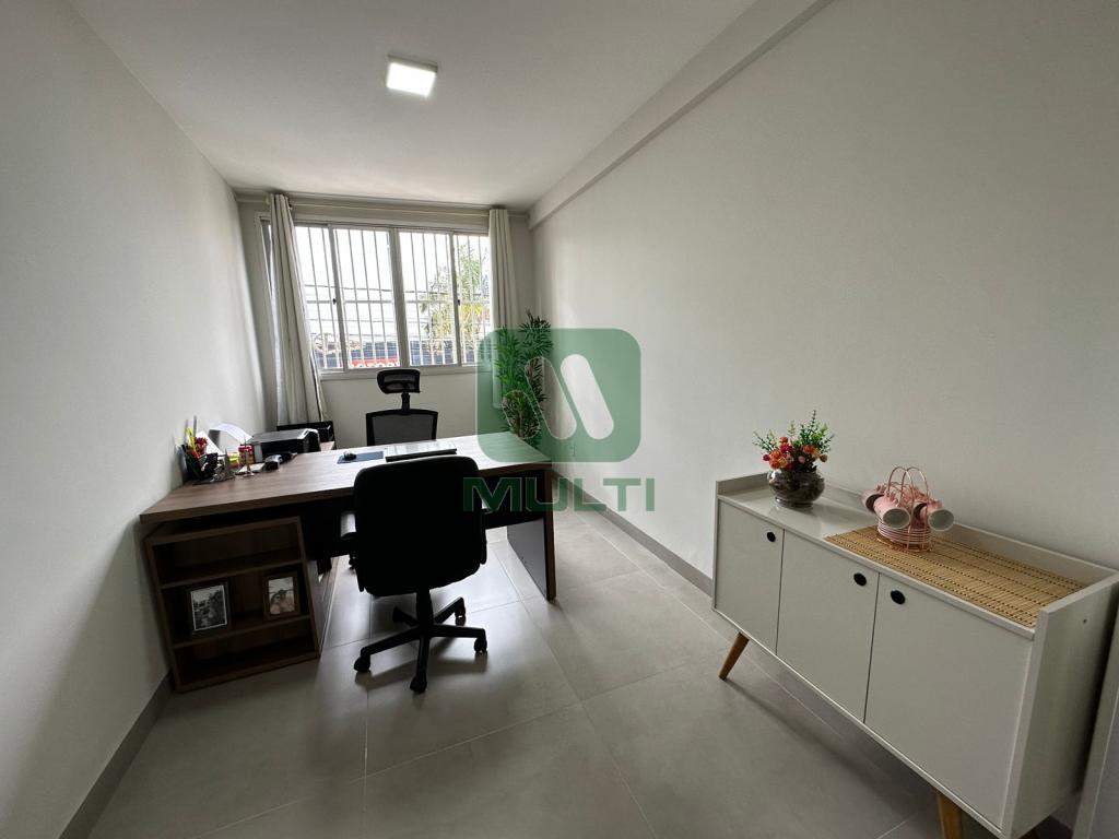 Apartamento à venda com 3 quartos, 141m² - Foto 19