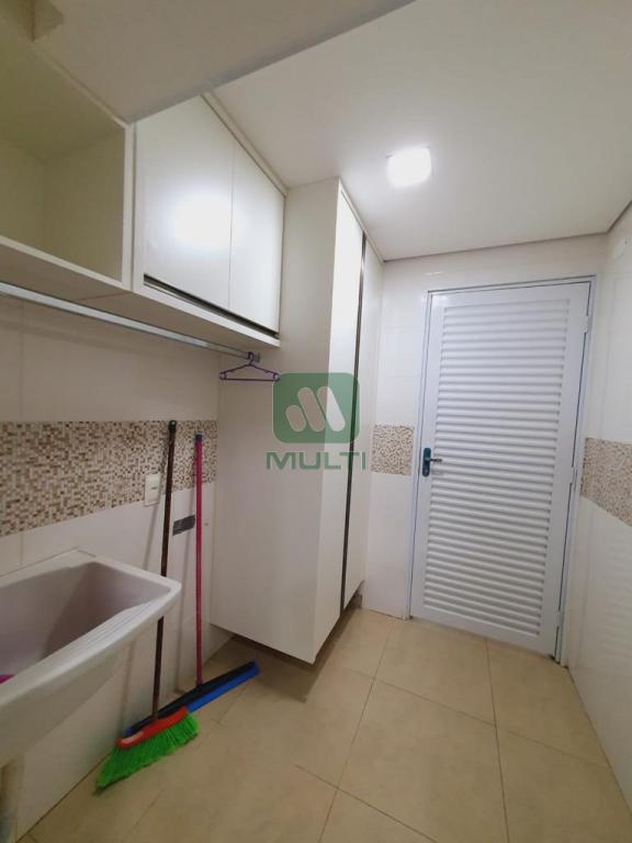 Apartamento à venda com 3 quartos, 150m² - Foto 4