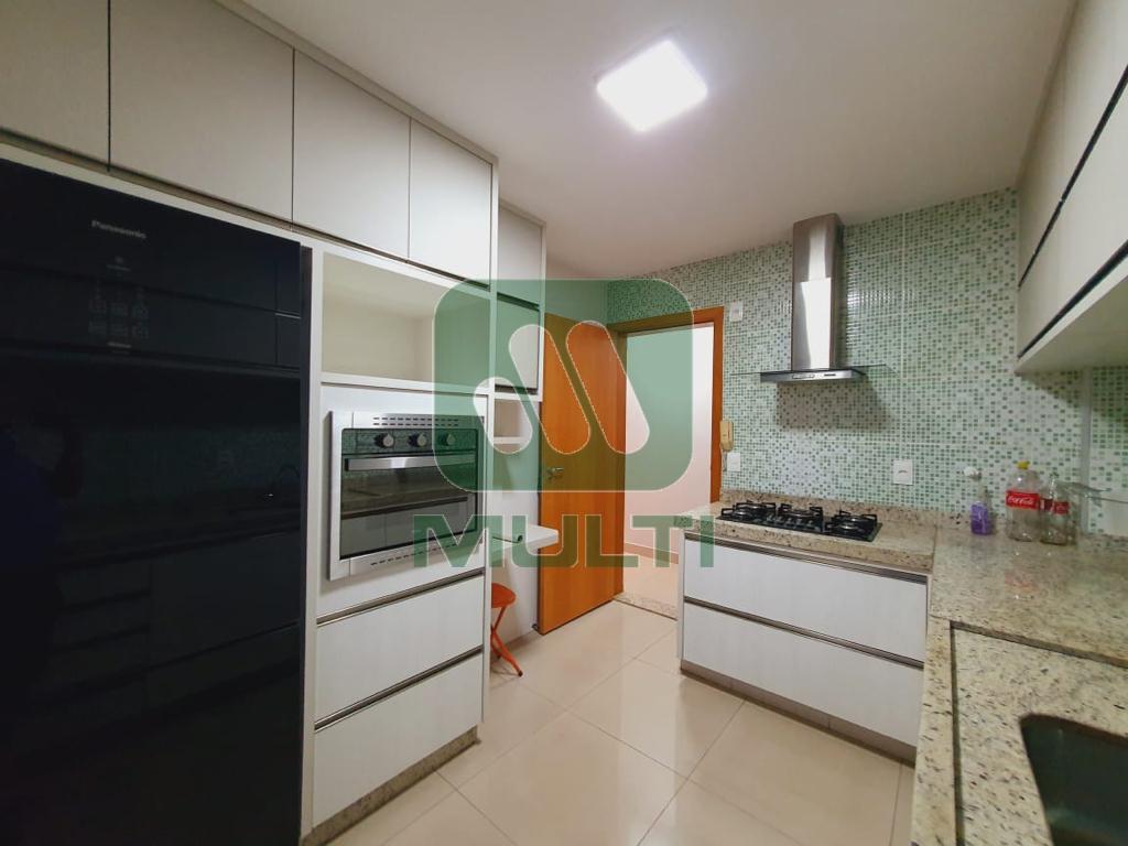 Apartamento à venda com 3 quartos, 150m² - Foto 7