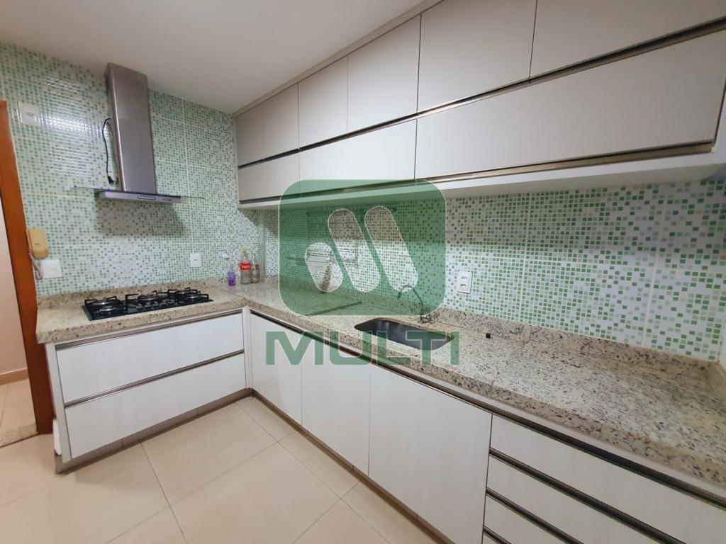 Apartamento à venda com 3 quartos, 150m² - Foto 9