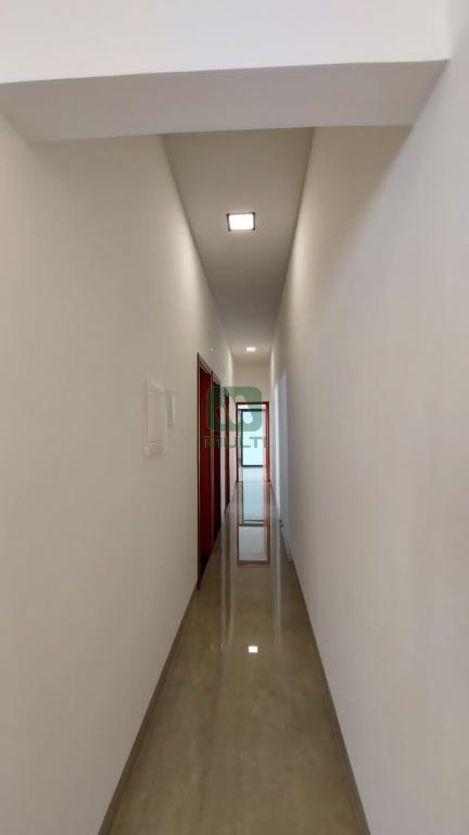 Casa à venda com 3 quartos, 180m² - Foto 2