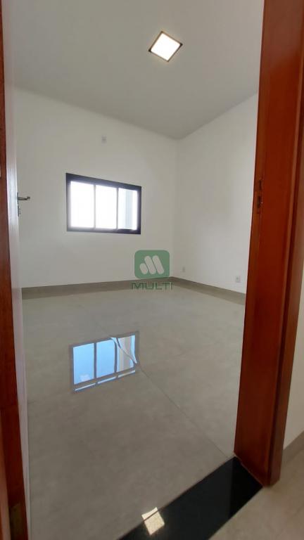 Casa à venda com 3 quartos, 180m² - Foto 4