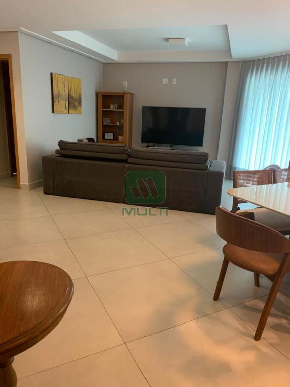 Apartamento à venda com 3 quartos, 156m² - Foto 1