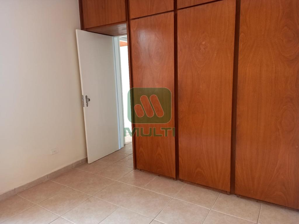 Casa à venda com 4 quartos, 327m² - Foto 11