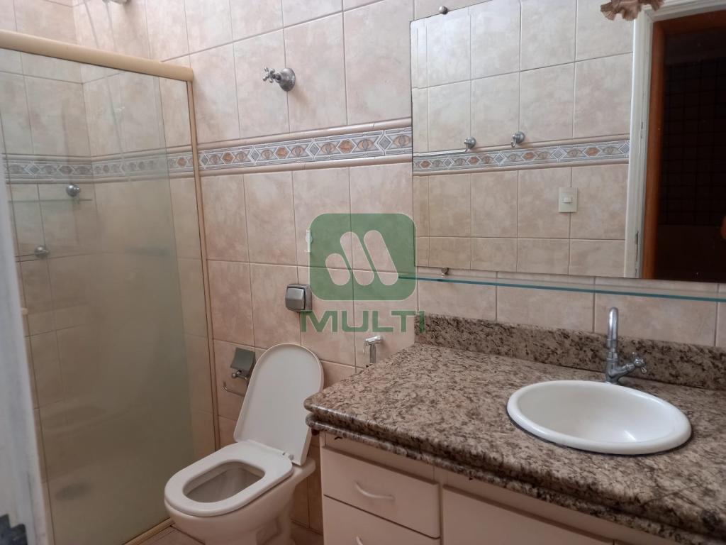 Casa à venda com 4 quartos, 327m² - Foto 16