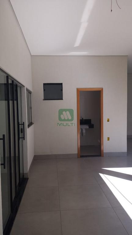 Casa à venda com 3 quartos, 150m² - Foto 2