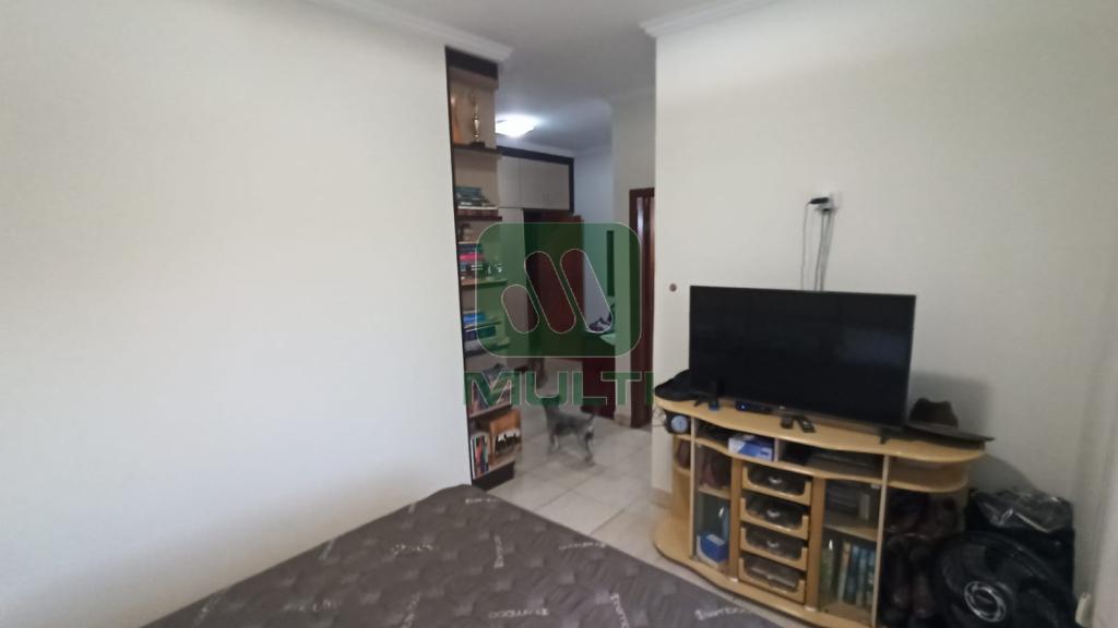 Casa à venda com 4 quartos, 300m² - Foto 10