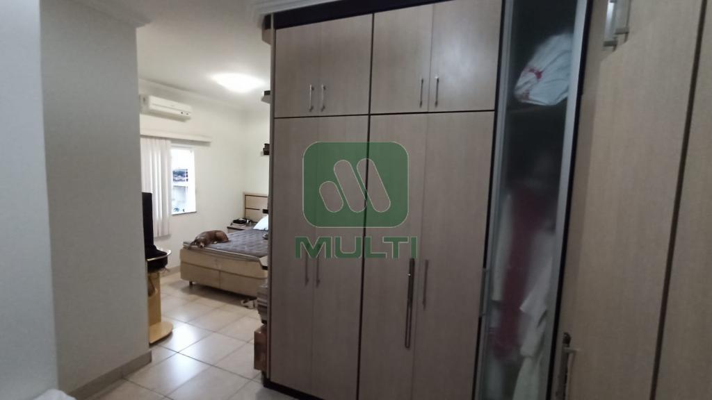 Casa à venda com 4 quartos, 300m² - Foto 16