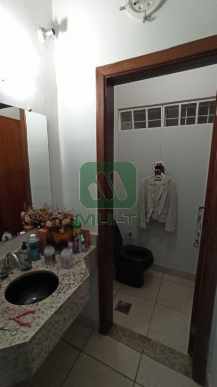 Casa à venda com 4 quartos, 300m² - Foto 27