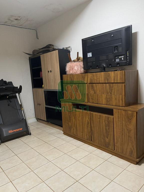 Prédio Inteiro à venda com 3 quartos, 110m² - Foto 2