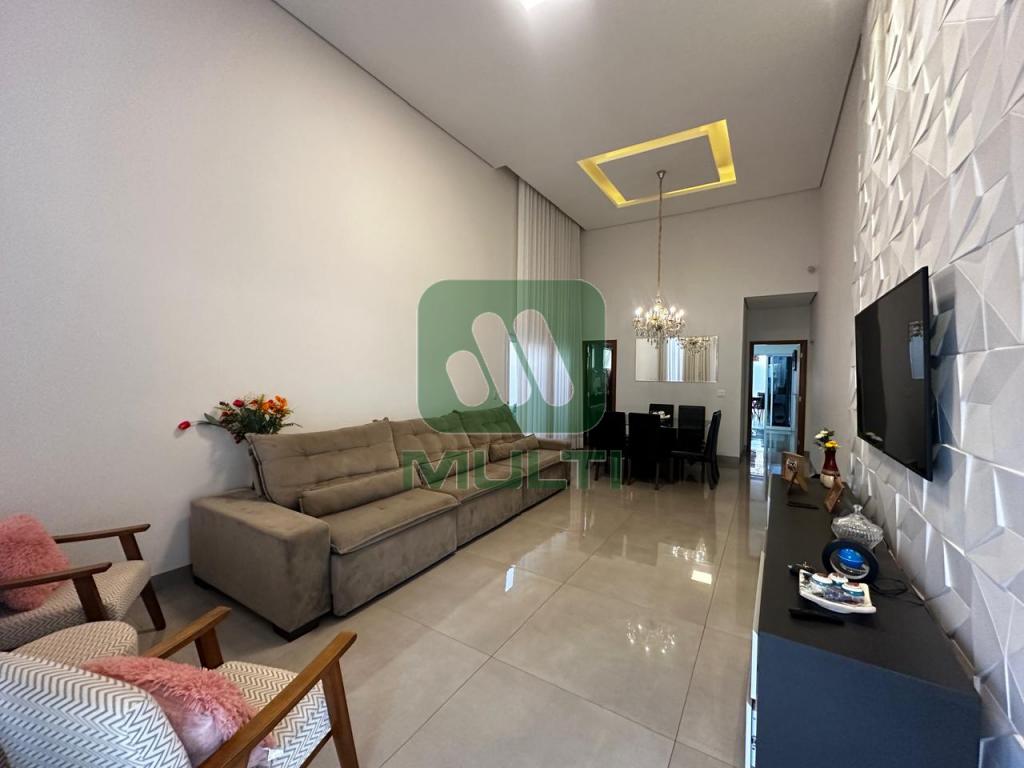 Casa à venda com 3 quartos, 210m² - Foto 4