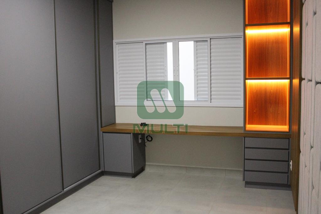 Casa à venda com 3 quartos, 200m² - Foto 6