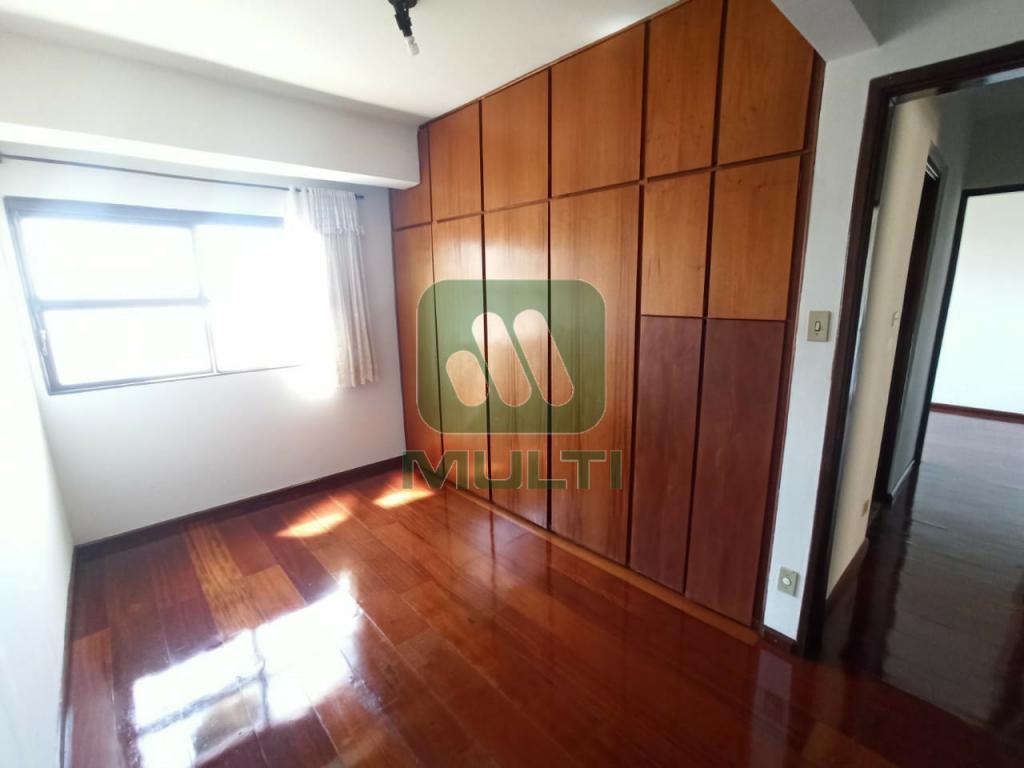 Apartamento à venda com 3 quartos, 117m² - Foto 4