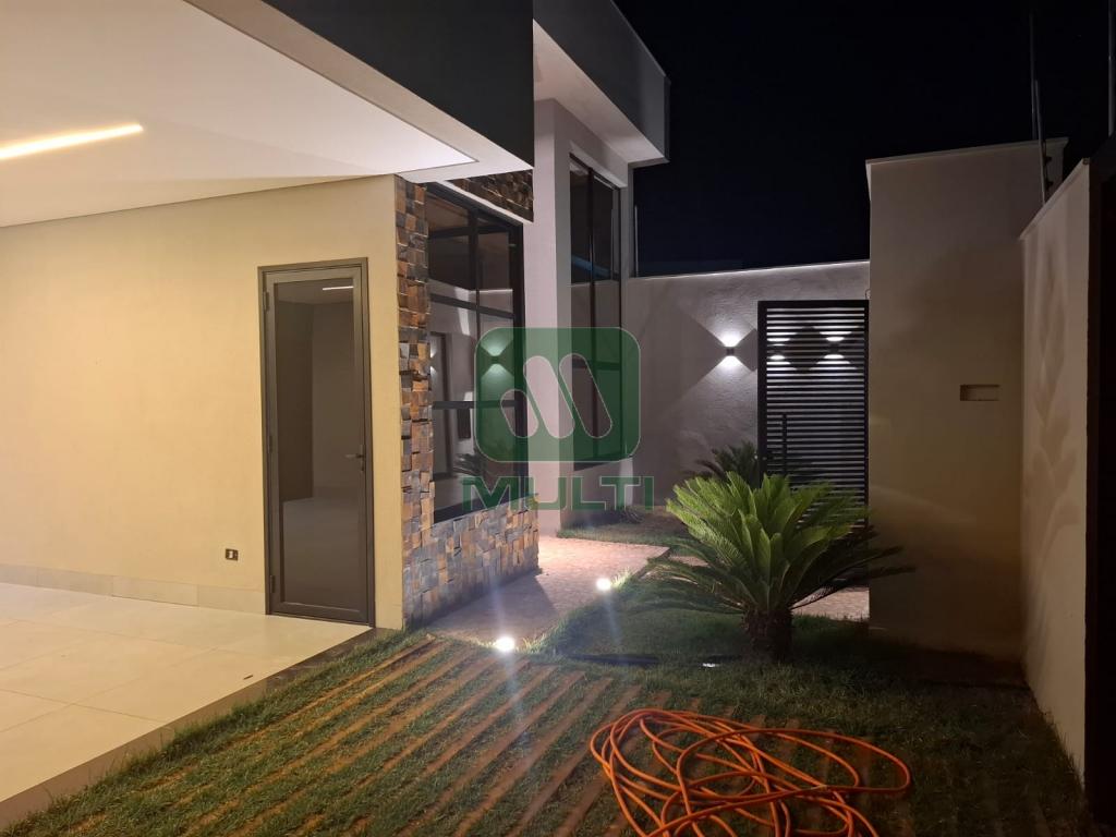 Casa à venda com 3 quartos, 185m² - Foto 2