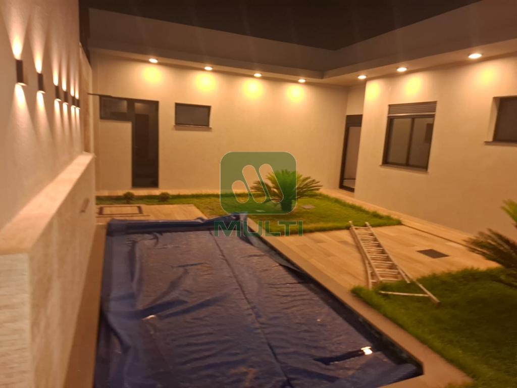 Casa à venda com 3 quartos, 185m² - Foto 8