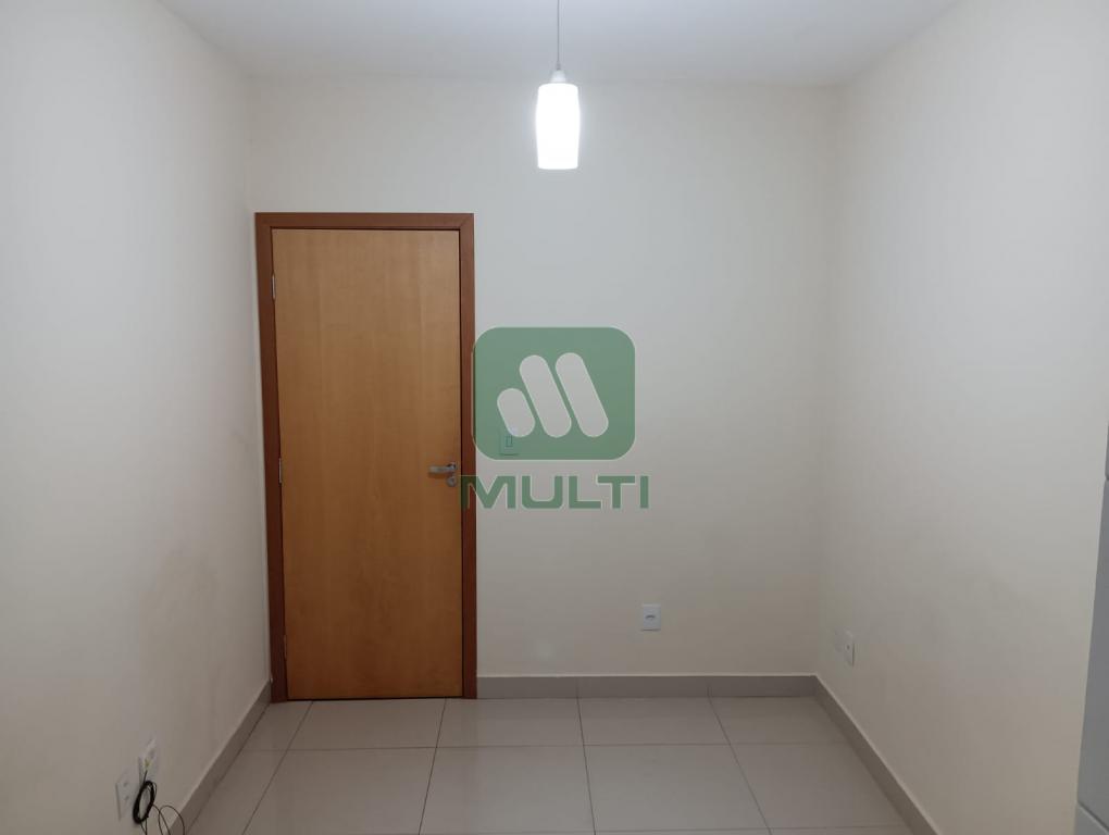 Apartamento à venda com 2 quartos, 45m² - Foto 2