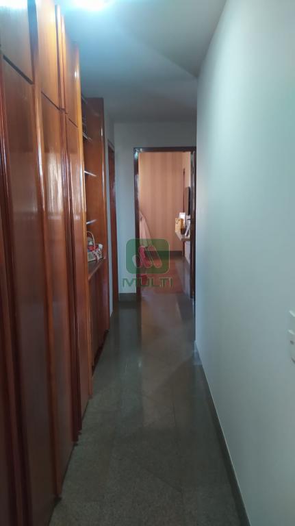 Apartamento à venda com 4 quartos, 225m² - Foto 10