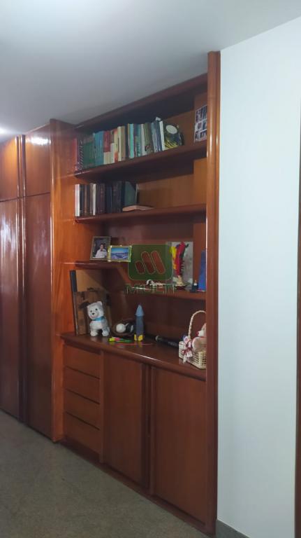 Apartamento à venda com 4 quartos, 225m² - Foto 14