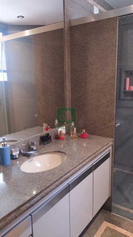 Apartamento à venda com 4 quartos, 225m² - Foto 15