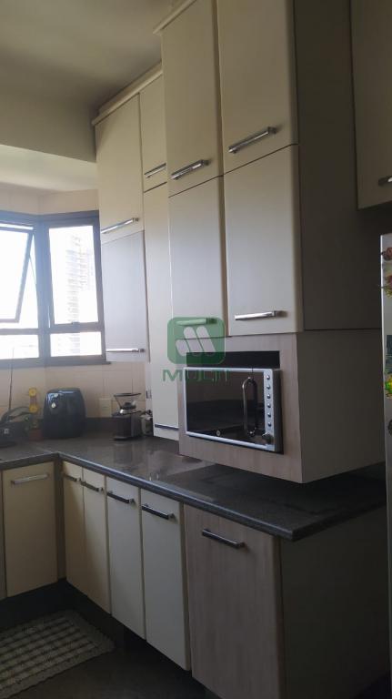 Apartamento à venda com 4 quartos, 225m² - Foto 16