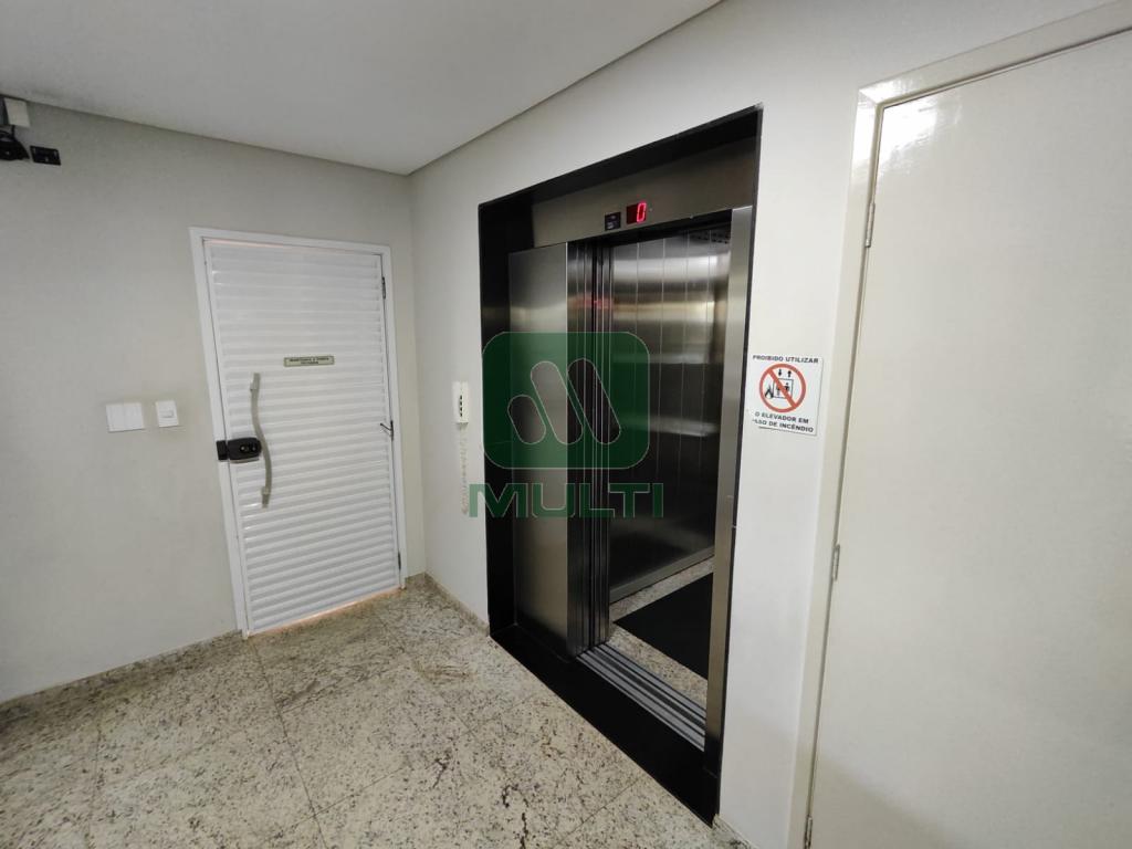 Apartamento à venda com 2 quartos, 69m² - Foto 11