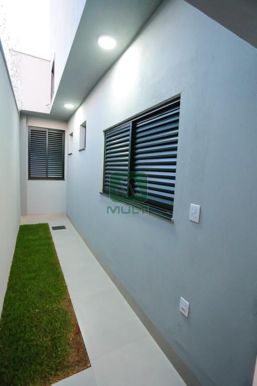 Casa à venda com 3 quartos, 148m² - Foto 25