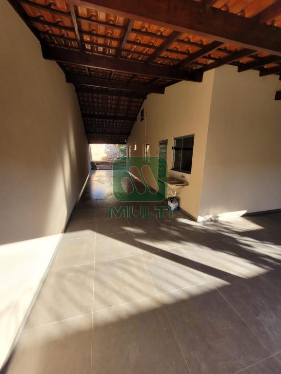 Casa à venda com 3 quartos, 150m² - Foto 1