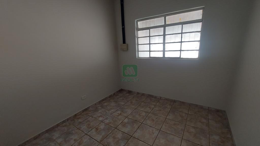 Casa à venda com 3 quartos, 135m² - Foto 3