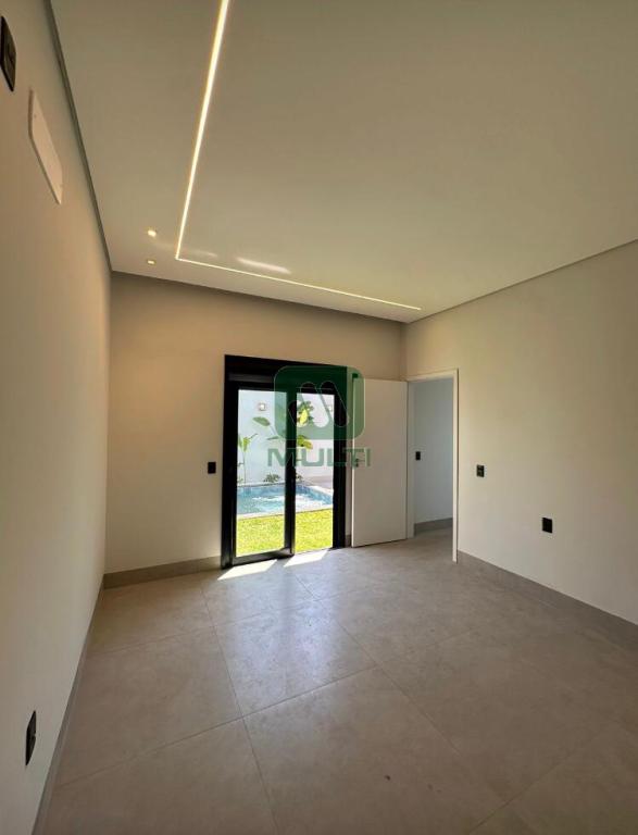 Casa à venda com 3 quartos, 164m² - Foto 4