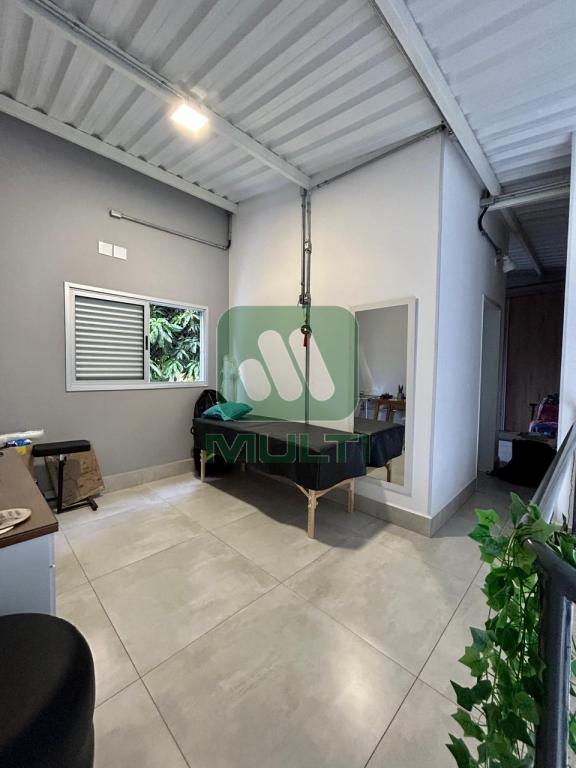 Casa à venda com 2 quartos, 100m² - Foto 5