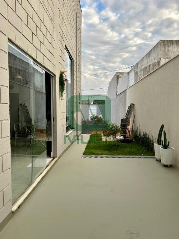 Casa à venda com 2 quartos, 100m² - Foto 12