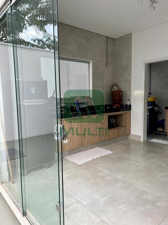 Casa à venda com 2 quartos, 100m² - Foto 18