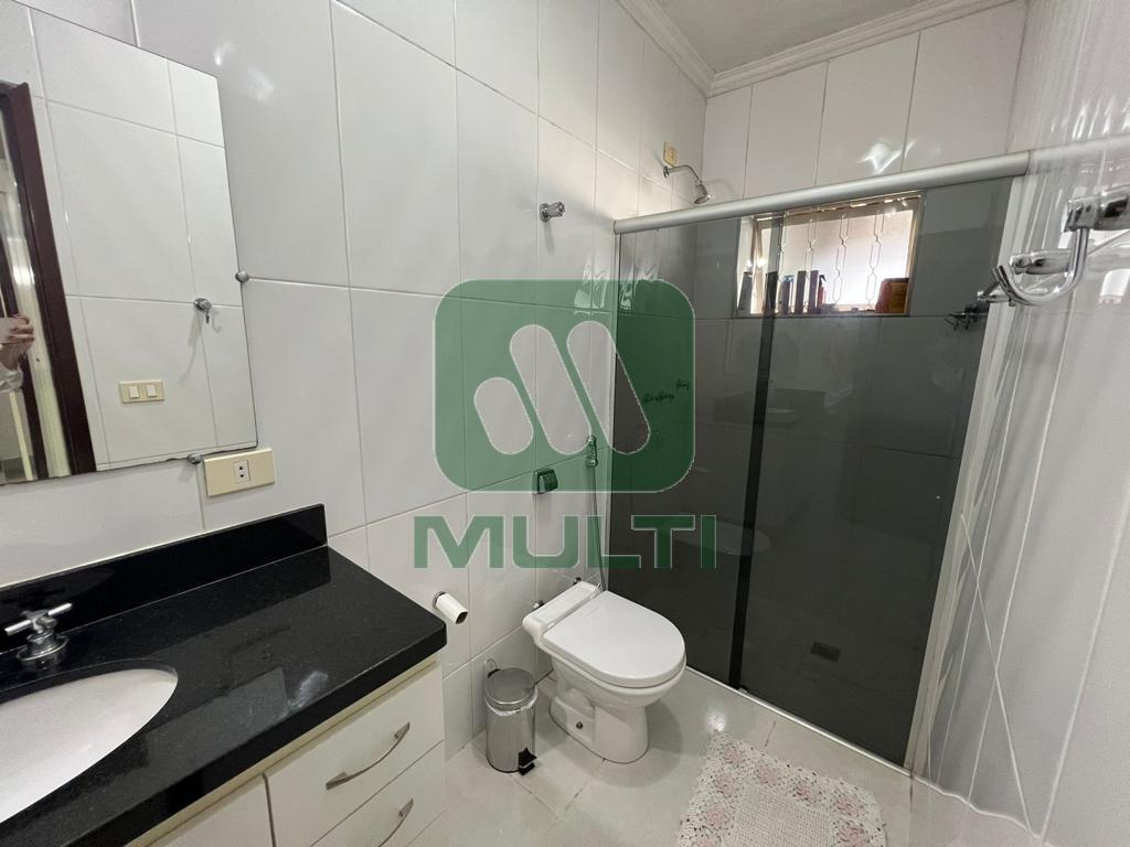 Casa à venda com 3 quartos, 250m² - Foto 6