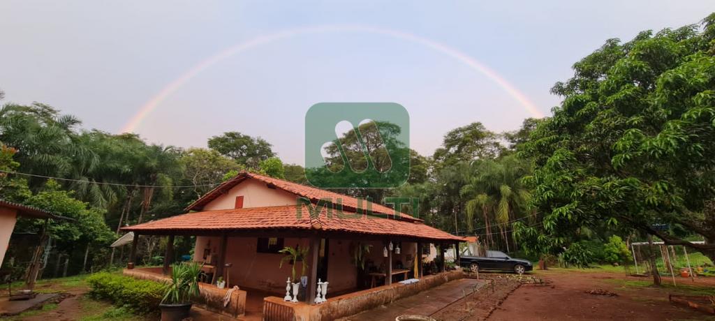 Fazenda à venda com 2 quartos, 300m² - Foto 3