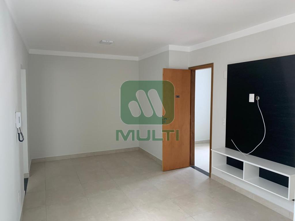 Apartamento à venda com 2 quartos, 58m² - Foto 2