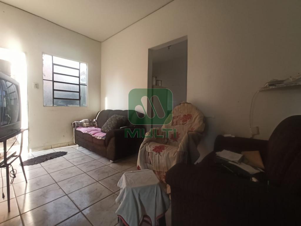 Casa à venda com 2 quartos, 135m² - Foto 2