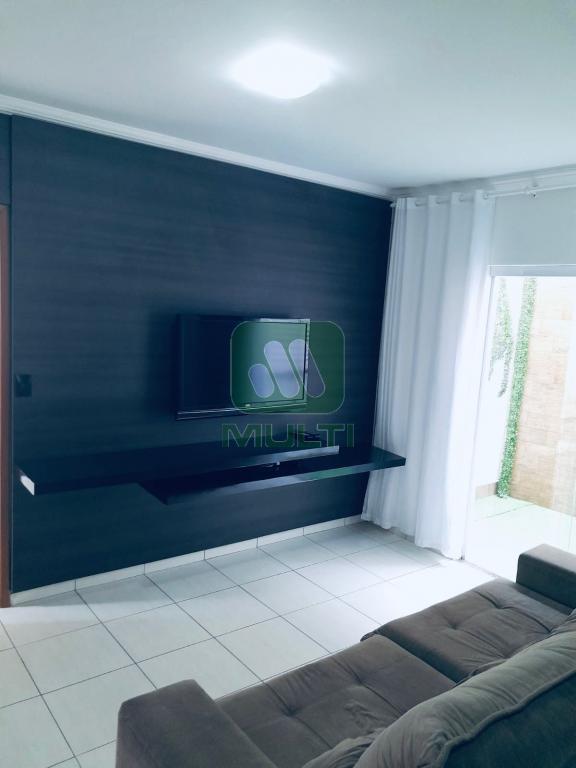 Apartamento à venda com 2 quartos, 75m² - Foto 2